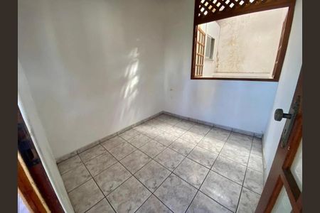 Casa para alugar com 90m², 4 quartos e 1 vaga