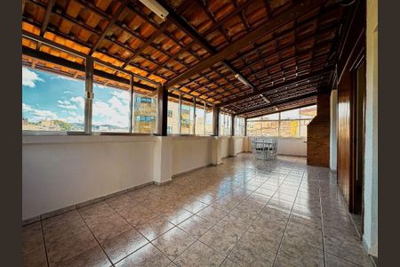 Casa para alugar com 90m², 4 quartos e 1 vaga