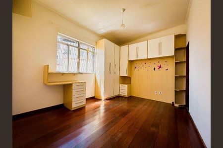 Casa para alugar com 90m², 4 quartos e 1 vaga