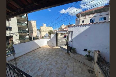 Casa para alugar com 90m², 4 quartos e 1 vaga