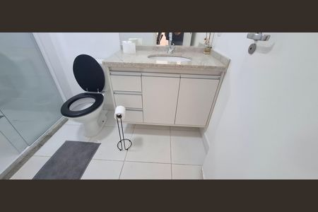 Studio para alugar com 37m², 1 quarto e 1 vaga Studio para alugar com 37m², 1 quarto e 1 vagaBanheiro