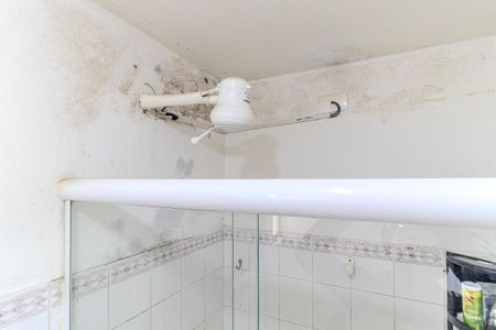 Banheiro de kitnet/studio para alugar com 1 quarto, 28m² em Vila Buarque, São Paulo