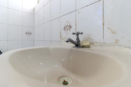 Banheiro de kitnet/studio para alugar com 1 quarto, 28m² em Vila Buarque, São Paulo