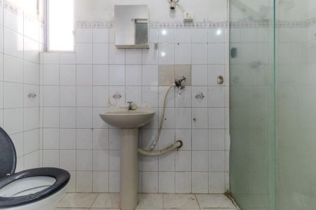 Banheiro de kitnet/studio para alugar com 1 quarto, 28m² em Vila Buarque, São Paulo