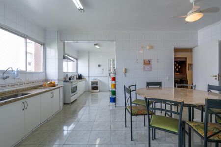 Apartamento à venda com 224m², 4 quartos e 2 vagas