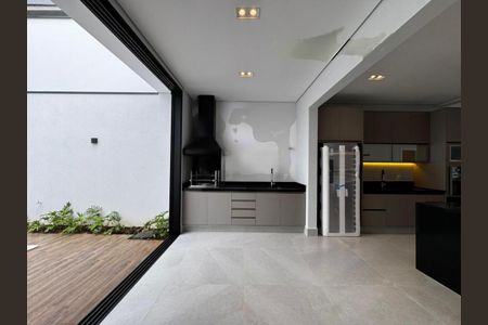 Casa de condomínio à venda com 187m², 3 quartos e 4 vagas