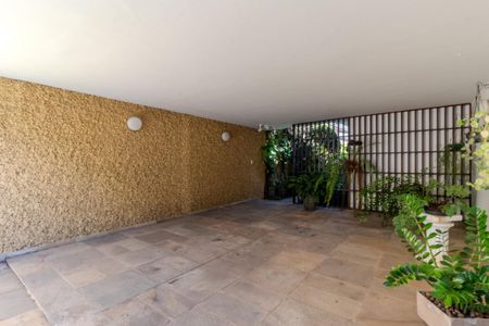 Casa à venda com 300m², 4 quartos e 4 vagas