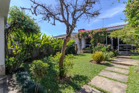 Casa à venda com 300m², 4 quartos e 4 vagas