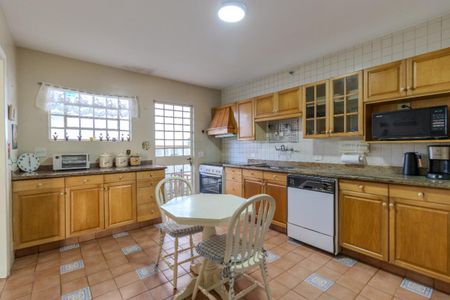 Casa à venda com 300m², 4 quartos e 4 vagas