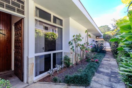 Casa à venda com 300m², 4 quartos e 4 vagas