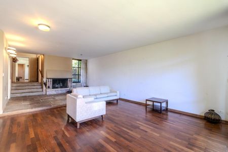 Casa à venda com 300m², 4 quartos e 4 vagas