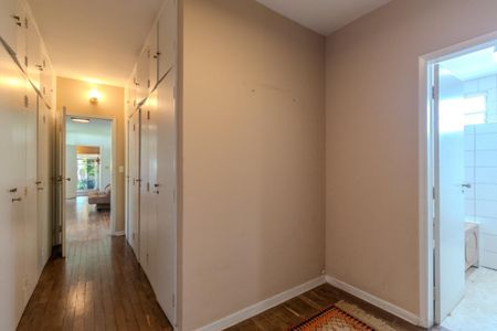Casa à venda com 300m², 4 quartos e 4 vagas