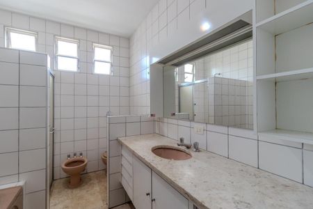 Casa à venda com 300m², 4 quartos e 4 vagas