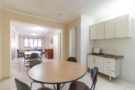 Casa à venda com 4 quartos, 210m² em Vila Olímpia, São Paulo