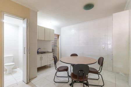 Casa à venda com 4 quartos, 210m² em Vila Olímpia, São Paulo