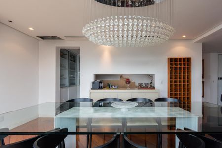 Apartamento à venda com 389m², 3 quartos e 4 vagas