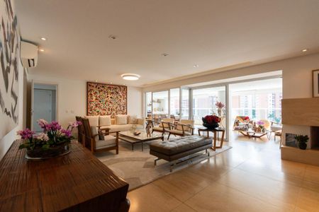 Apartamento à venda com 335m², 4 quartos e 3 vagas