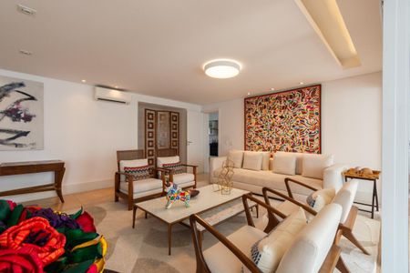 Apartamento à venda com 335m², 4 quartos e 3 vagas