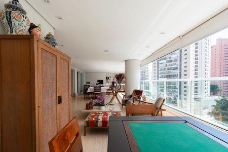 Apartamento à venda com 335m², 4 quartos e 3 vagas