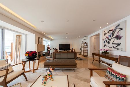 Apartamento à venda com 335m², 4 quartos e 3 vagas