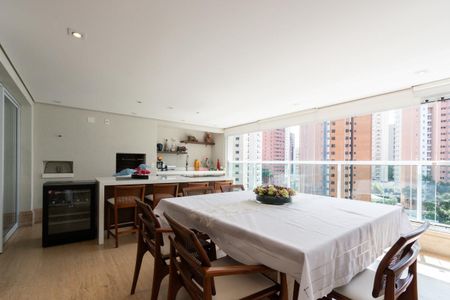 Apartamento à venda com 335m², 4 quartos e 3 vagas