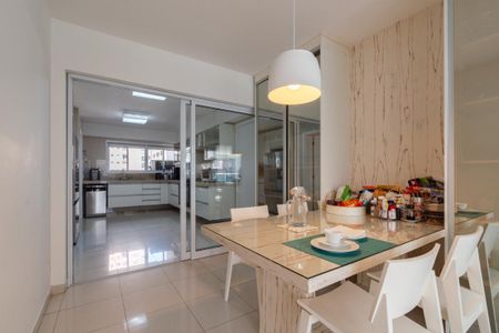 Apartamento à venda com 335m², 4 quartos e 3 vagas