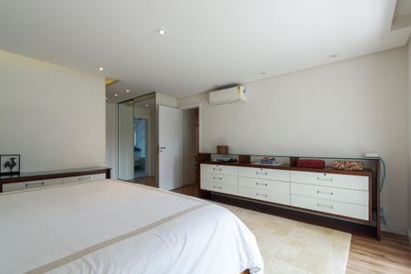 Apartamento à venda com 335m², 4 quartos e 3 vagas