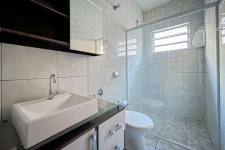 Banheiro de casa para alugar com 1 quarto, 55m² em Jardim Munhoz Junior, Osasco