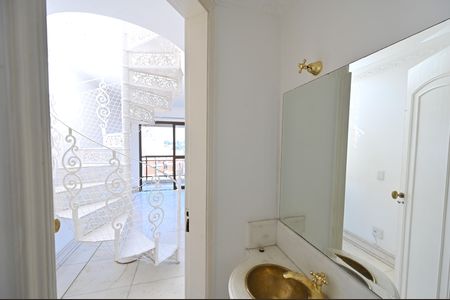 Apartamento para alugar com 200m², 2 quartos e 3 vagasLavabo