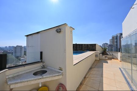 Apartamento para alugar com 200m², 2 quartos e 3 vagasPiscina