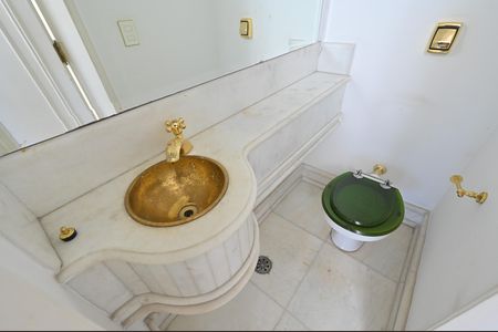 Apartamento para alugar com 200m², 2 quartos e 3 vagasLavabo