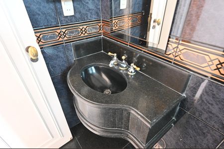 Apartamento para alugar com 200m², 2 quartos e 3 vagasBanheiro da Suíte 2