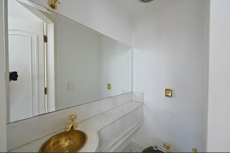 Apartamento para alugar com 200m², 2 quartos e 3 vagasLavabo