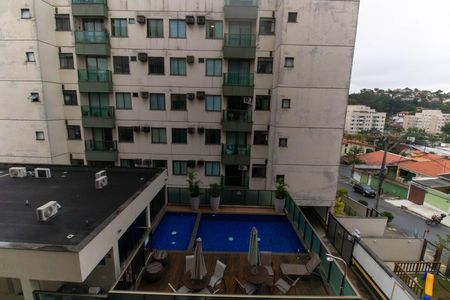 Vista da Sala de apartamento à venda com 2 quartos, 60m² em Pendotiba, Niterói
