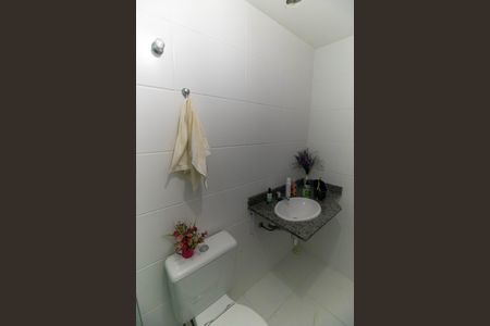Apartamento à venda com 60m², 2 quartos e 1 vaga Apartamento à venda com 60m², 2 quartos e 1 vagaBanheiro da Suíte