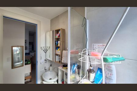 Apartamento à venda com 46m², 2 quartos e sem vaga Apartamento à venda com 46m², 2 quartos e sem vagaBanheiro