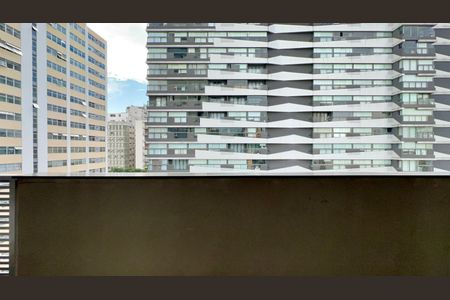 Studio para alugar com 32m², 1 quarto e 1 vaga Studio para alugar com 32m², 1 quarto e 1 vagaVaranda
