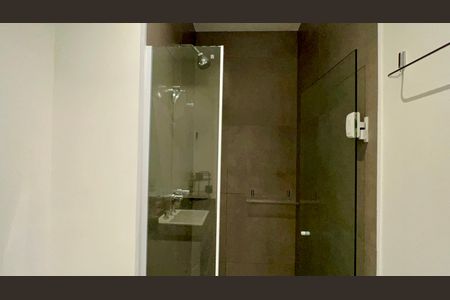 Studio para alugar com 32m², 1 quarto e 1 vaga Studio para alugar com 32m², 1 quarto e 1 vagaBanheiro