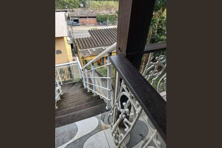 Casa para alugar com 400m², 3 quartos e 1 vaga Casa para alugar com 400m², 3 quartos e 1 vagaEscada