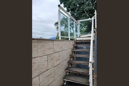 Casa para alugar com 400m², 3 quartos e 1 vaga Casa para alugar com 400m², 3 quartos e 1 vagaEscada