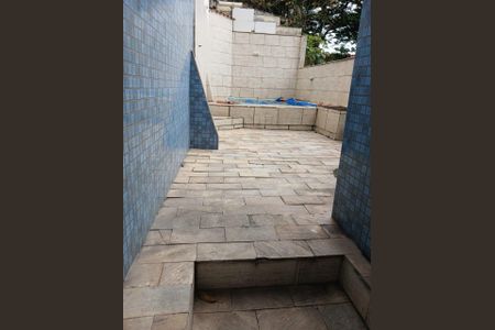 Área Externa de casa para alugar com 3 quartos, 400m² em Anchieta, Nilópolis
