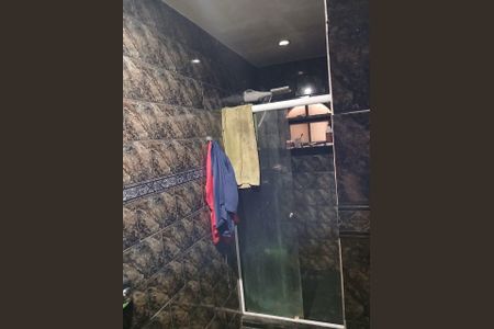 Banheiro de casa para alugar com 3 quartos, 400m² em Anchieta, Nilópolis