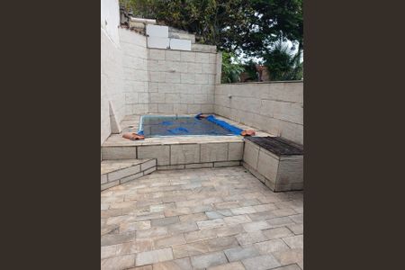 Casa para alugar com 400m², 3 quartos e 1 vaga Casa para alugar com 400m², 3 quartos e 1 vagaPiscina