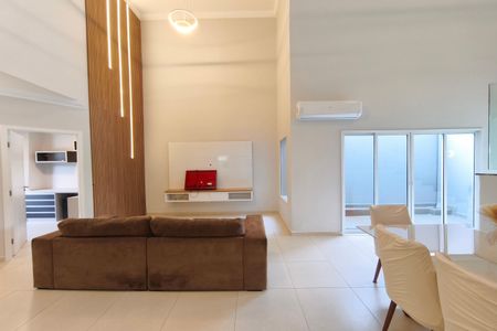 Casa de condomínio à venda com 299m², 5 quartos e 4 vagas Casa de condomínio à venda com 299m², 5 quartos e 4 vagasSala
