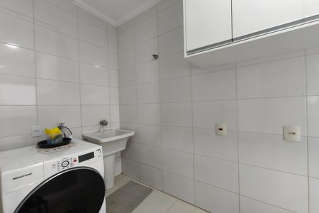 Casa de condomínio à venda com 299m², 5 quartos e 4 vagas Casa de condomínio à venda com 299m², 5 quartos e 4 vagasÁrea de Serviço