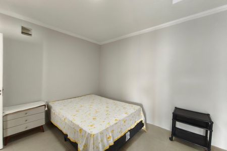 Casa de condomínio à venda com 299m², 5 quartos e 4 vagas Casa de condomínio à venda com 299m², 5 quartos e 4 vagasQuarto de Serviço