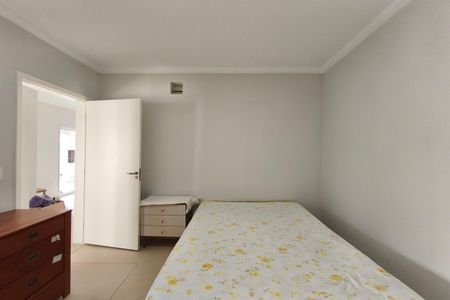 Casa de condomínio à venda com 299m², 5 quartos e 4 vagas Casa de condomínio à venda com 299m², 5 quartos e 4 vagasQuarto de Serviço