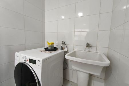 Casa de condomínio à venda com 299m², 5 quartos e 4 vagas Casa de condomínio à venda com 299m², 5 quartos e 4 vagasÁrea de Serviço