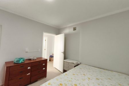 Casa de condomínio à venda com 299m², 5 quartos e 4 vagas Casa de condomínio à venda com 299m², 5 quartos e 4 vagasQuarto de Serviço