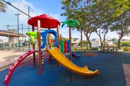 Casa de condomínio à venda com 299m², 5 quartos e 4 vagas Casa de condomínio à venda com 299m², 5 quartos e 4 vagasÁrea comum - Playground